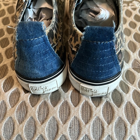 Gypsy Jazz Double Sided Leopard Shoes 8 - Picture 6 of 6